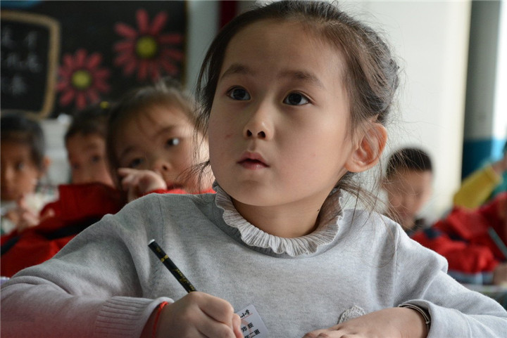 怎么训练孩子上课爱走神,如何改掉孩子上课爱走神