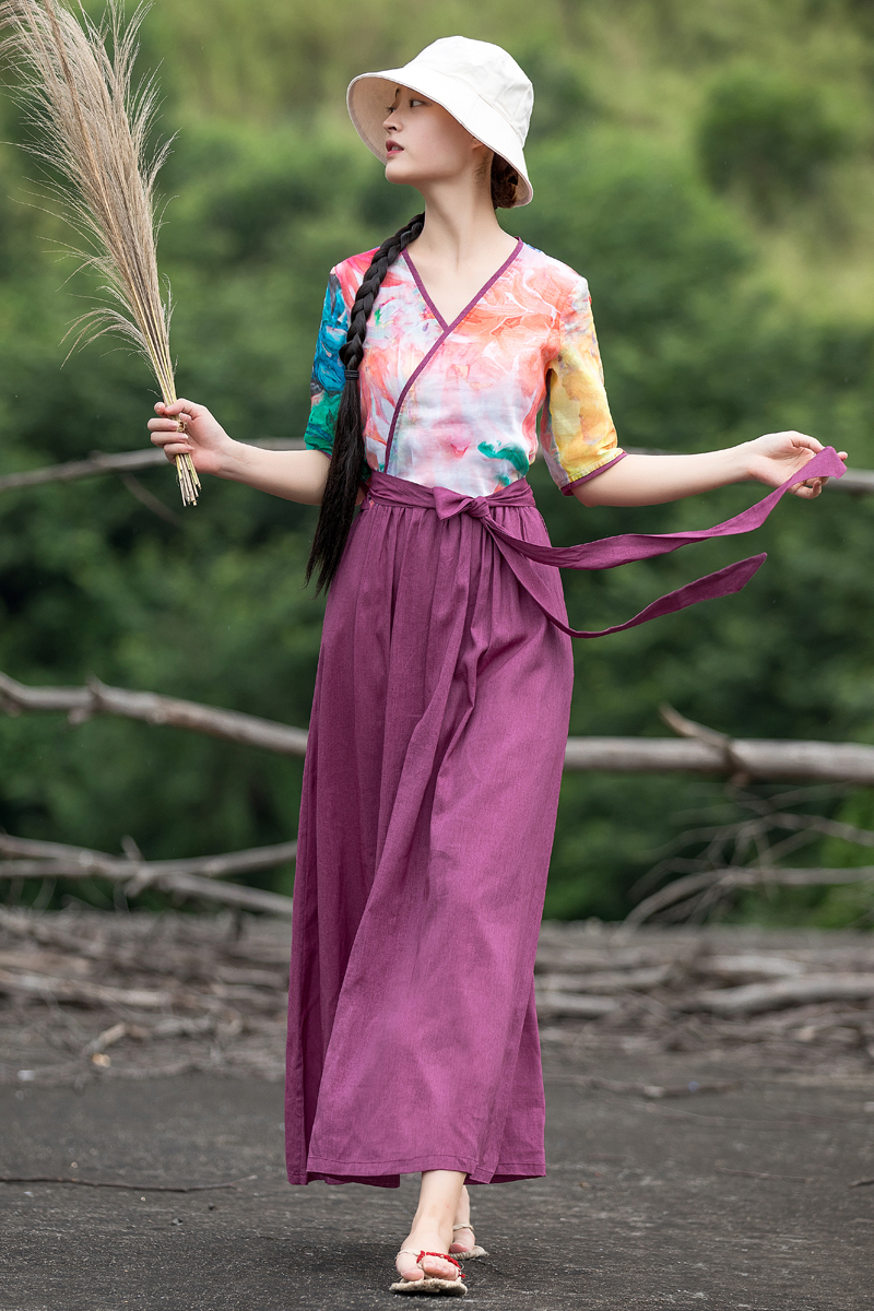 用优雅大方的棉麻风连衣裙作母亲节礼物，至真、至诚、至爱