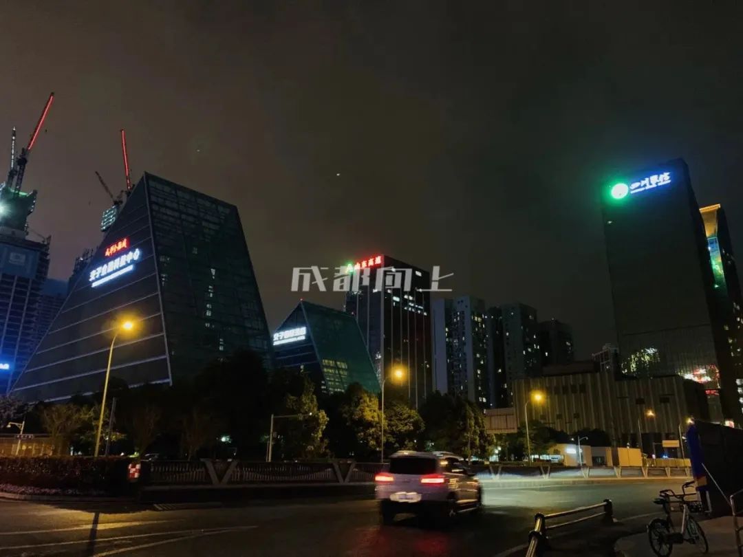 濡備綍鎶婃垚閮芥墦閫犳垚缃戠孩鍩庡競,鎬庢牱鎵嶅彲浠ヨ鎴愰兘鍙樻垚鍖椾含