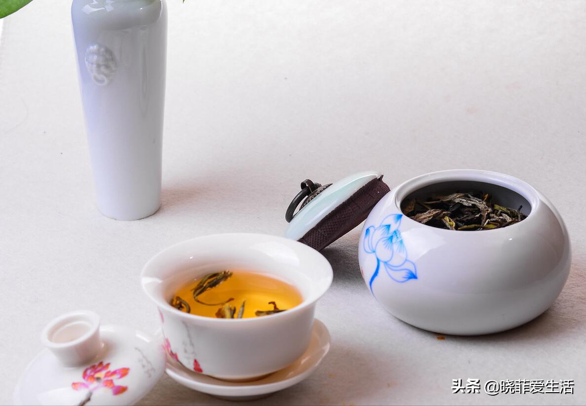 用它来养花,拿水直接养的花