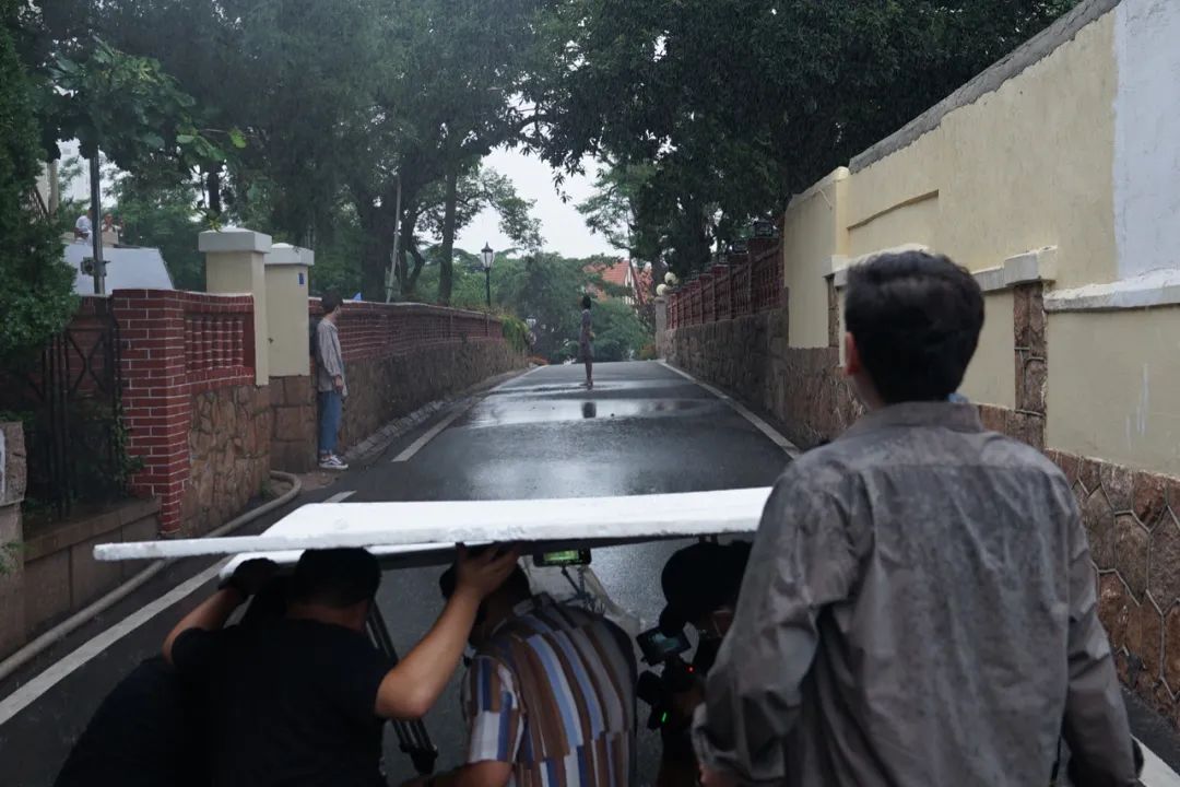 意类出品，今夏最狗血的青春*片爽**《左右》，幕后故事直呼过瘾