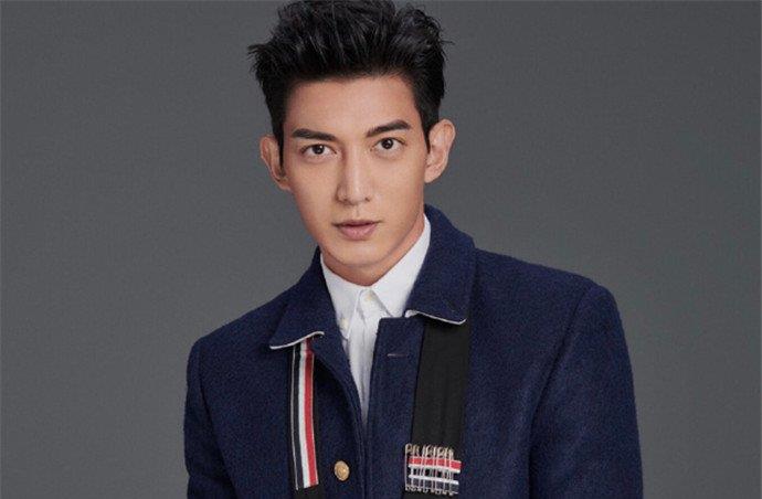 担心！32岁台剧男神王家梁高度近视患遗传性眼疾，不手术恐失明