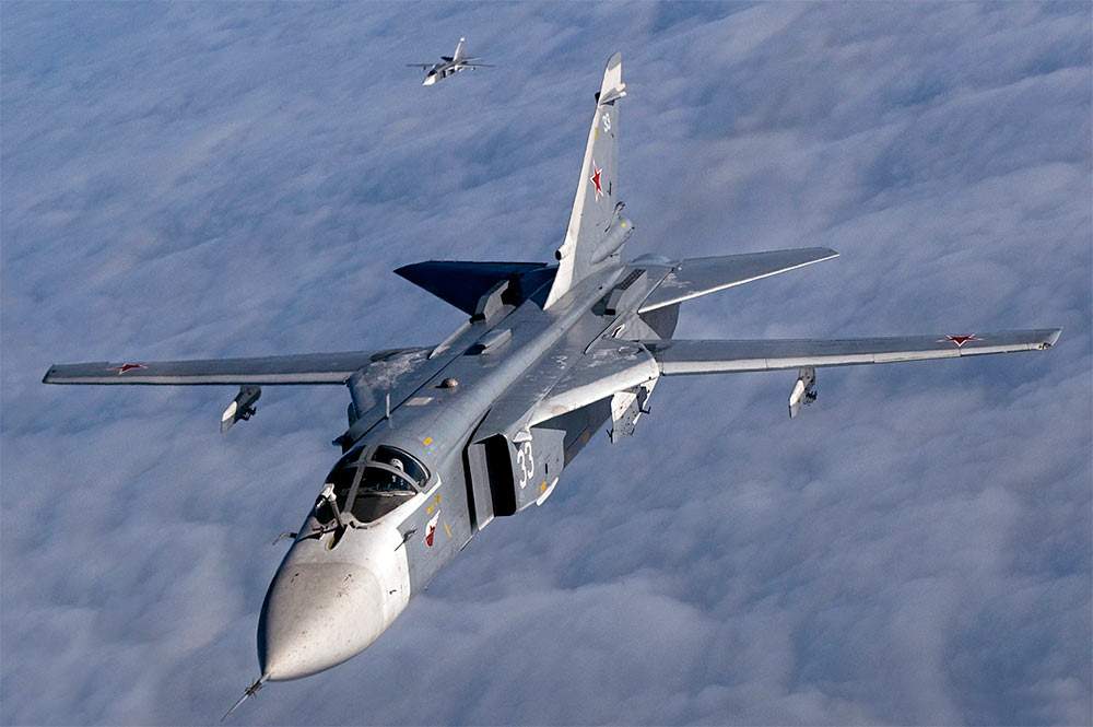 俄罗斯战机苏24,苏24和飞豹战斗机哪个厉害