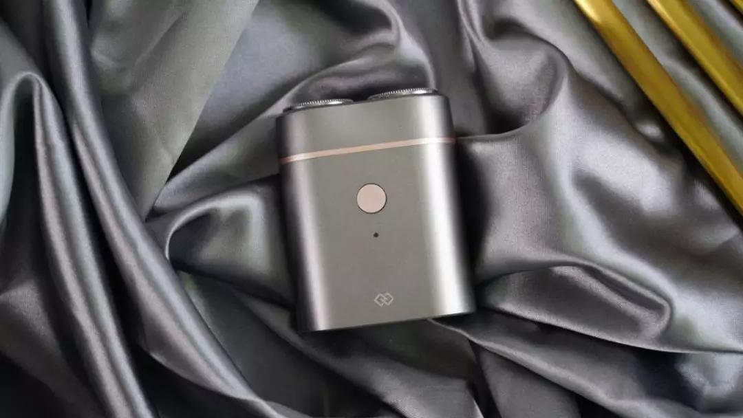 削铁如泥剃须刀,巴掌大的剃须刀你用过吗