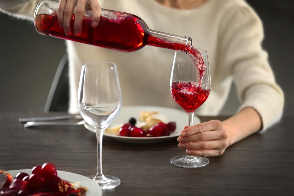 酿的酒发酸有补救办法吗,喝完酒嘴里发酸是什么原因