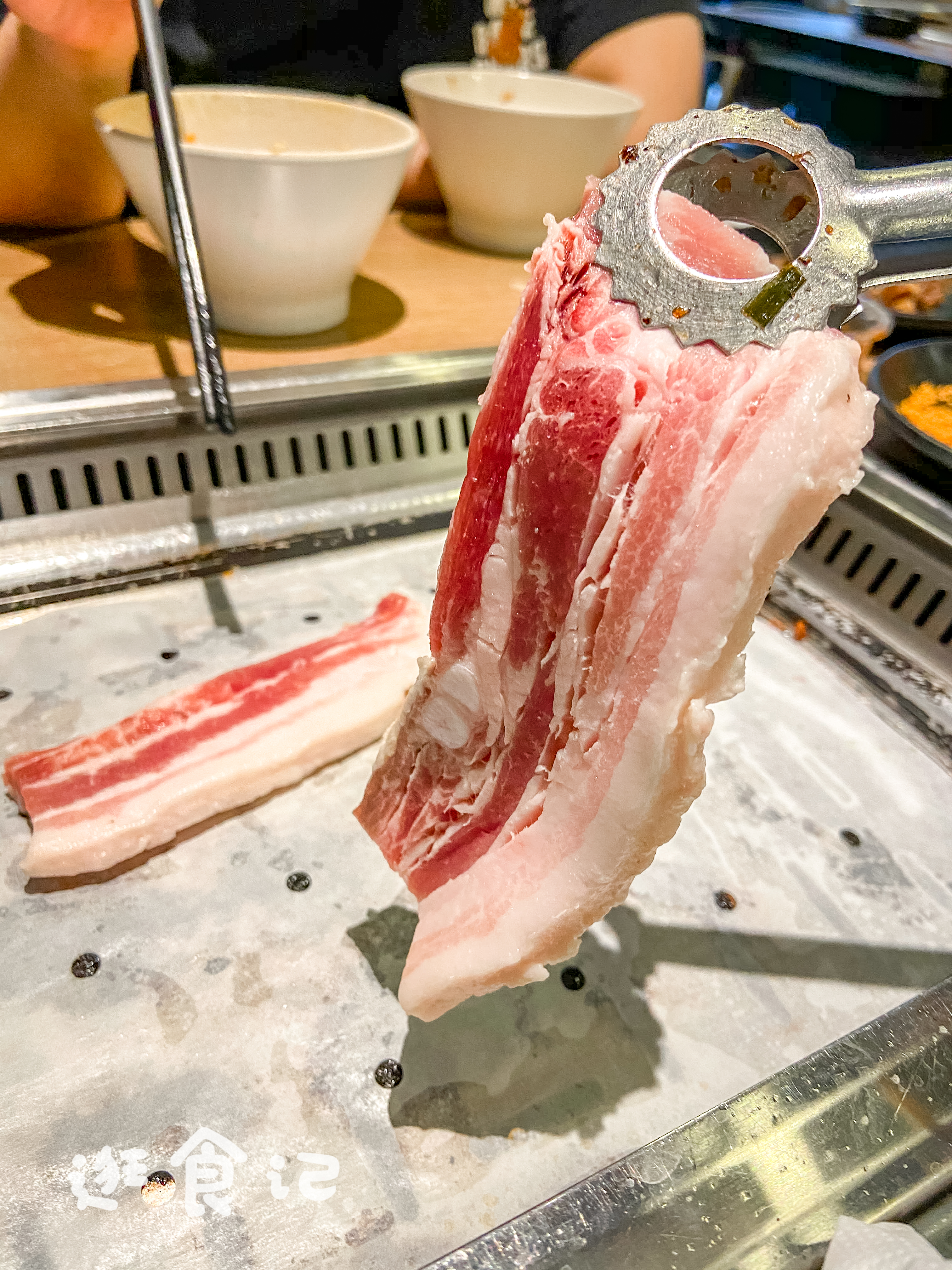 新石器烤肉特色,过气网红餐饮现状