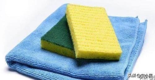 502胶水能将塑料粘在瓷砖上吗,背景墙瓷砖不平用502怎么处理