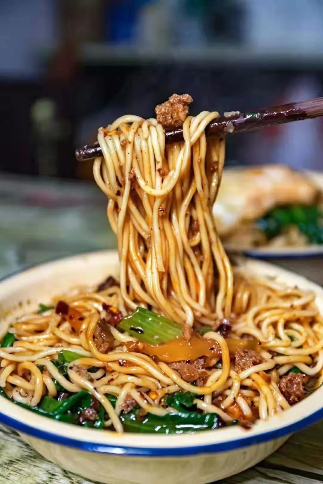 重庆以麻辣为主吗,重庆的麻辣相当于所有地方什么辣