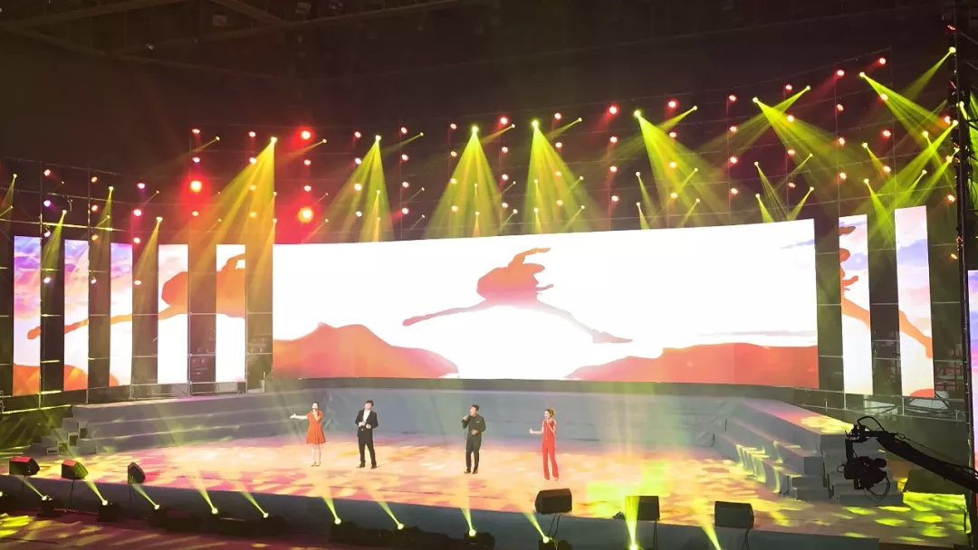 高燃万人合唱我和我的祖国,一首催泪的歌我和我的祖国