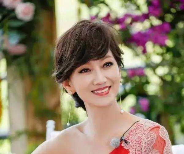 长期去美容院的女人，坚持10年会有哪些变化？网友：不敢信