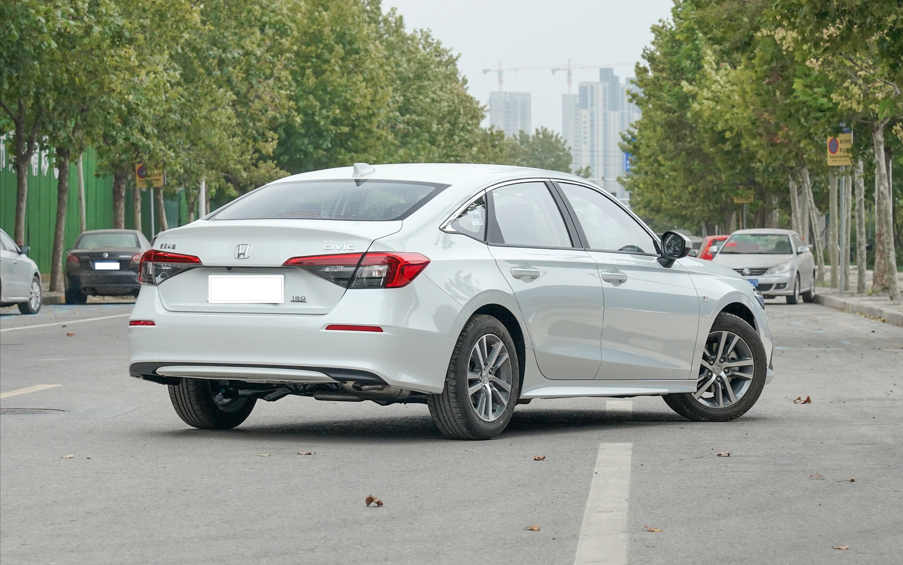 全新思域顶配16.39万,10万到15万的炫酷思域全款