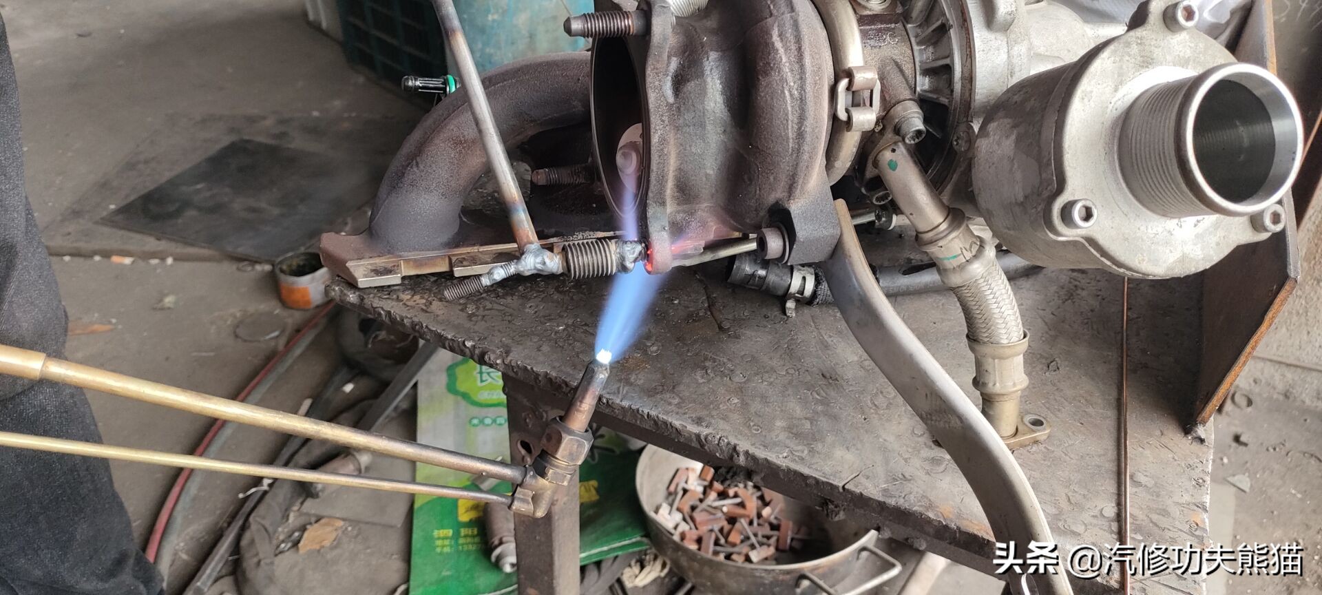 奥迪q5烧机油狂飙,奥迪q5烧机油且发动机抖动