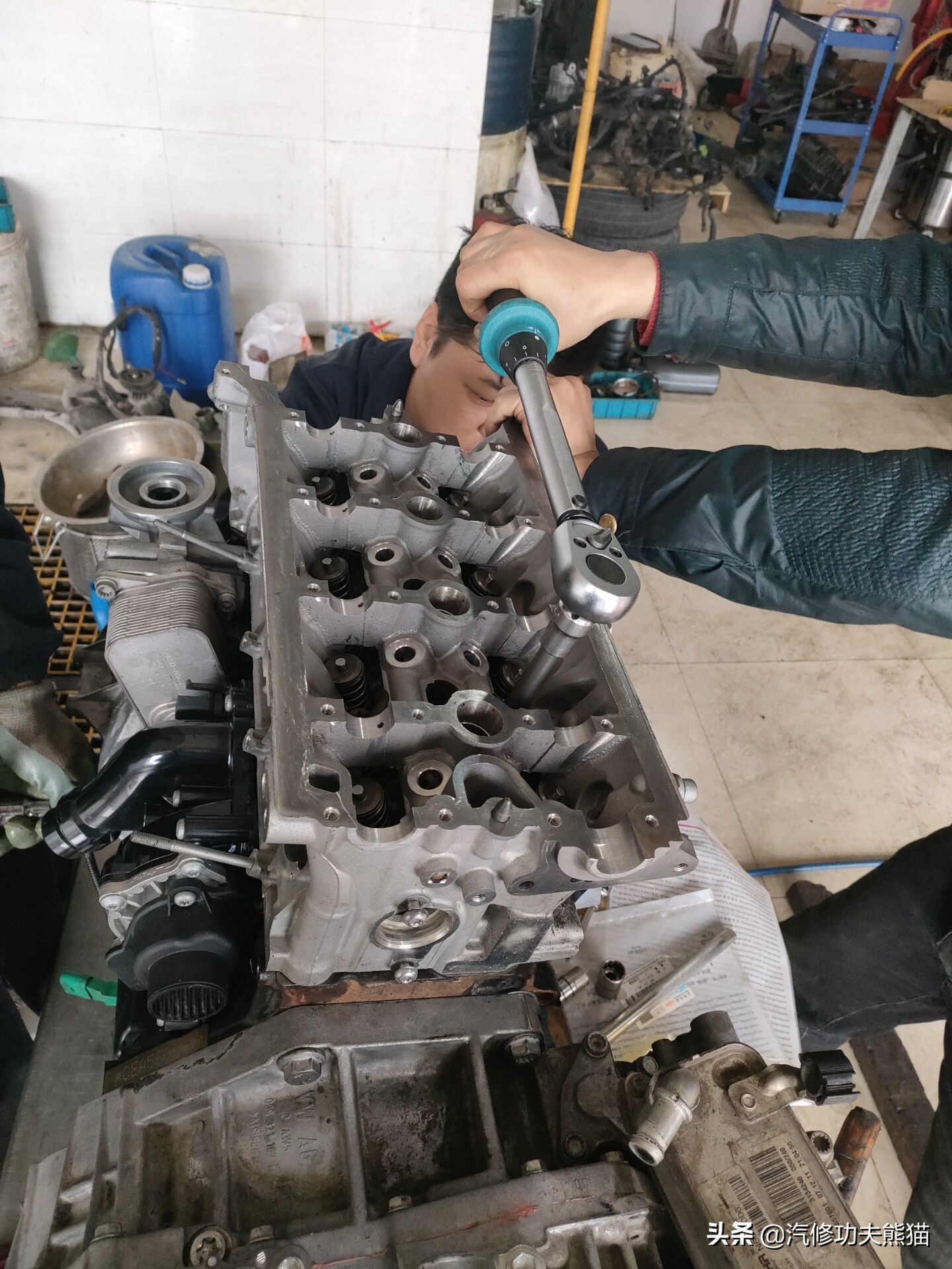 斯柯达昊锐烧机油维修视频,大众斯柯达昊锐1.8t烧机油