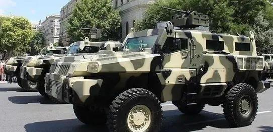 暴风雪越野车和派拉蒙掠夺者,世界最强皮卡越野车