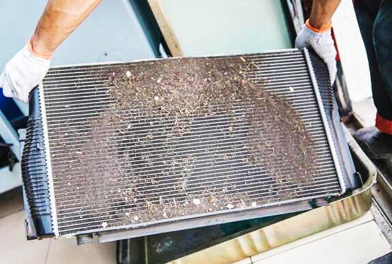 车在水里开了以后吱吱响,车在水里熄火了以后有啥影响