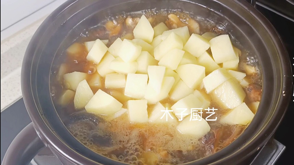 大厨教你做黄焖鸡不用下馆子,大厨教你做黄焖鸡学会不用下馆子