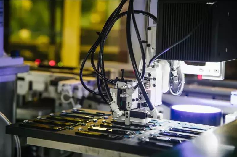 oppo小布和小爱哪个更强大,oppo实力有多强大