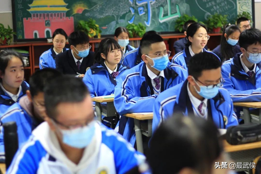 孩子开学生活步入正轨视频,开学后的校园生活