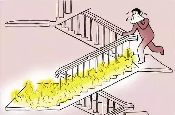 高楼失火到底往上跑还是往下跑,高楼失火往哪跑