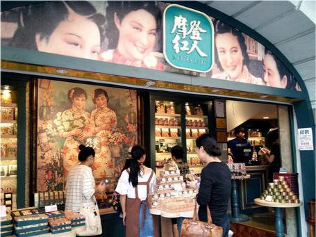 护肤品并不是越贵越好,护肤品中什么不值得买