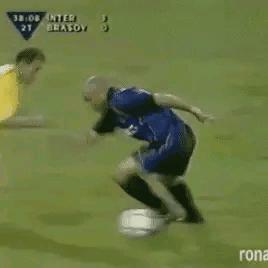 回顾外星人罗纳尔多足球经历,外星人踢球罗纳尔多