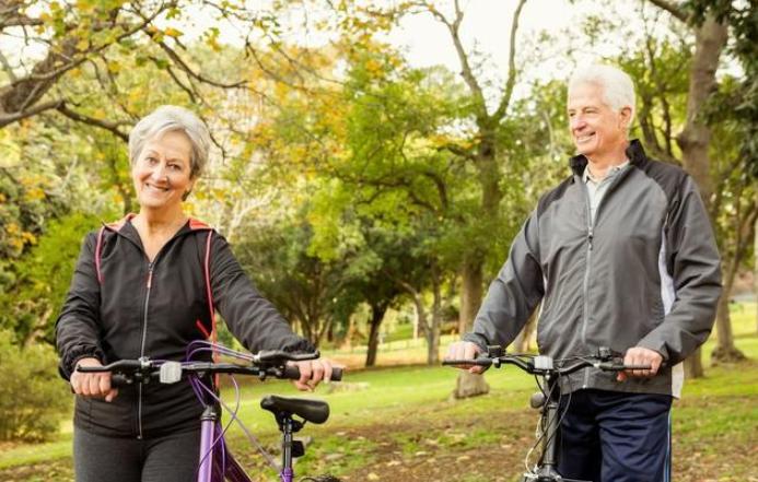 老中青健身动作,老中青合理搭配