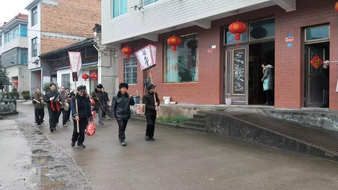 龙灯什么时候开始玩的,今年的龙灯为什么这么多