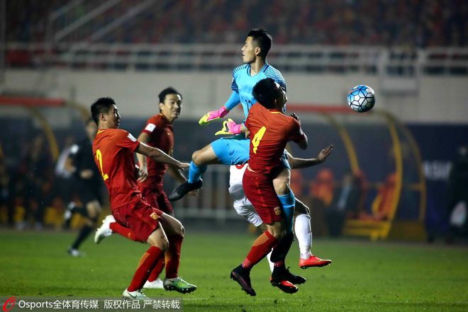 14亿人暴怒的比赛！国足绝望19秒：散步、看戏、中场任人*躏蹂**