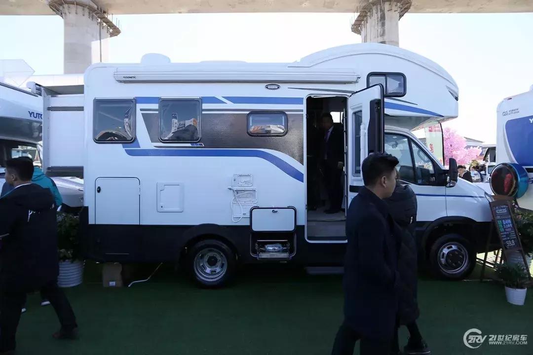 6万到8万的自动挡房车推荐,家用自动挡房车20-30万6人