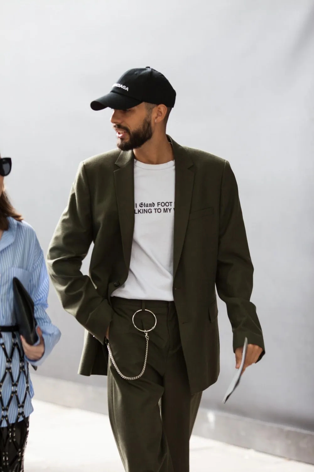 浼戦棽瑗胯濡備綍绌跨殑寰堟疆,瑗胯娼祦绌挎惌oversize