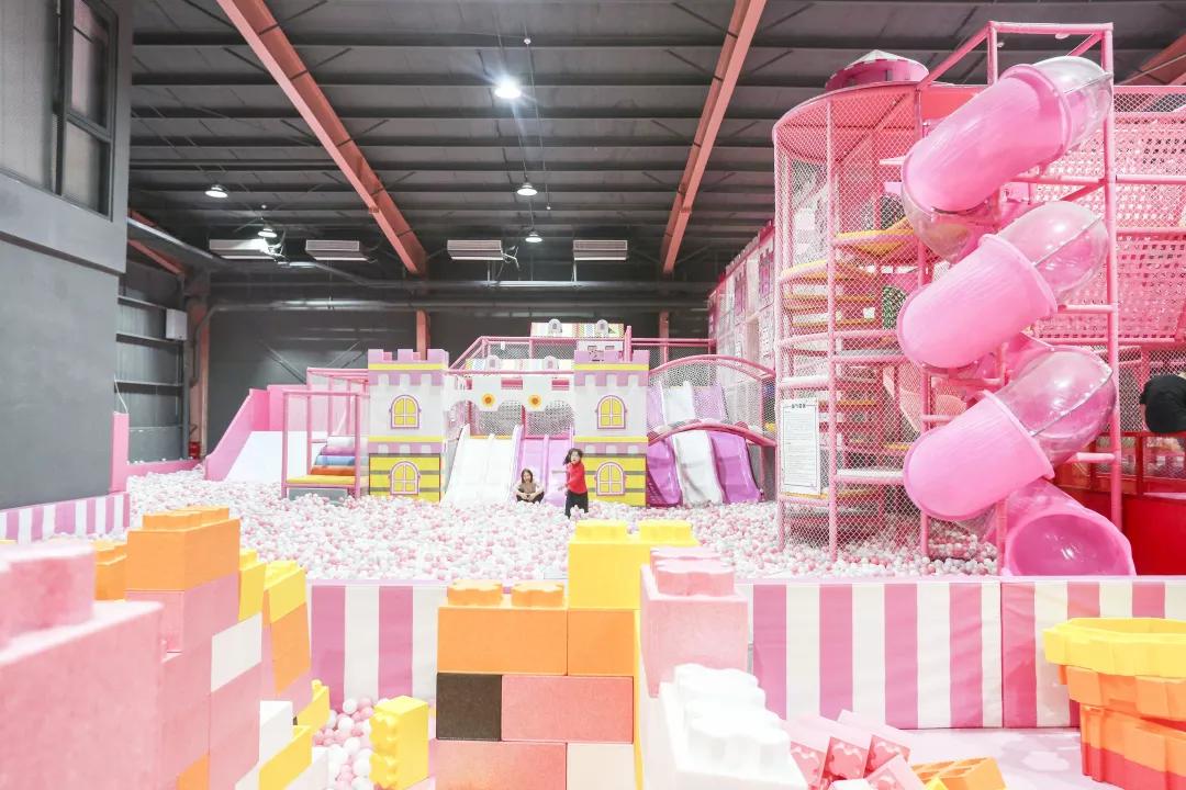10000平方米蹦床乐园,网红蹦床公园视频