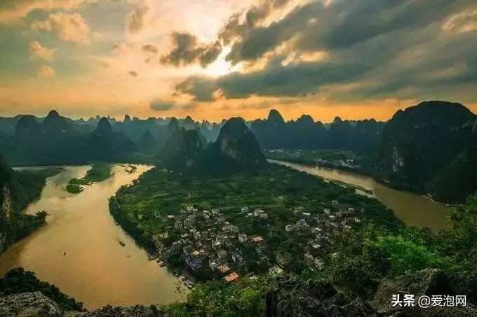 中国最美最好的自驾游线路,五一最火热的自驾游线路推荐