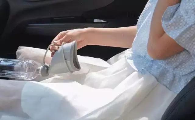 小长假自驾出游，堵车尿急怎么办？你可以掏出这件神器...