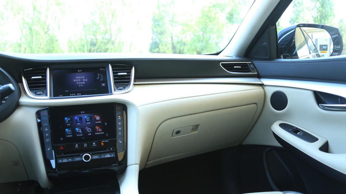 细节全面解析汽车,英菲尼迪qx50悦享版自驾