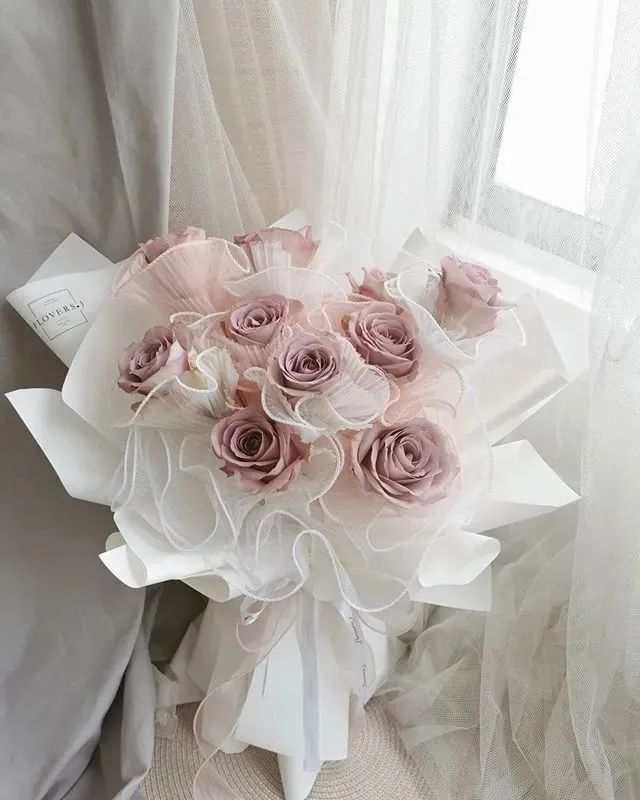 经典玫瑰鲜花,99朵玫瑰花束网红款