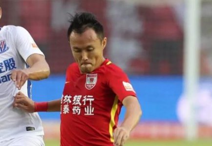 长春亚泰官宣两球员离队,曾经加盟长春亚泰的足球巨星