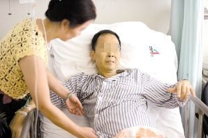 肝癌晚期吃靶向药还可以吃中药吗,小肝癌吃靶向药吃多久