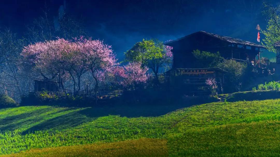 国内最适合一个人旅行的20个地方,一个人自驾旅行累了想回家