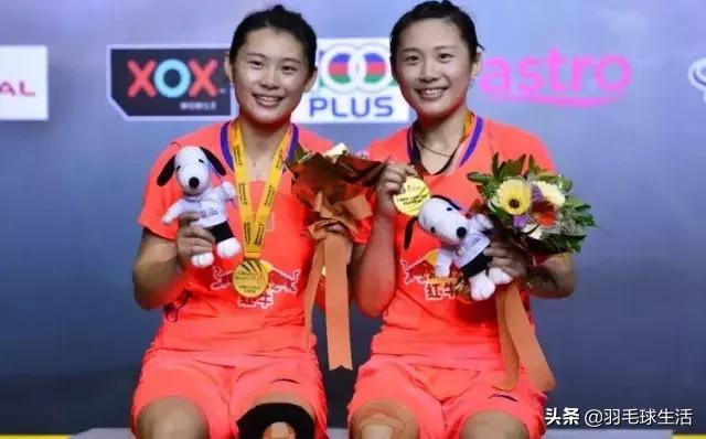 羽毛球业余双打实战技巧,羽毛球双打发球违例