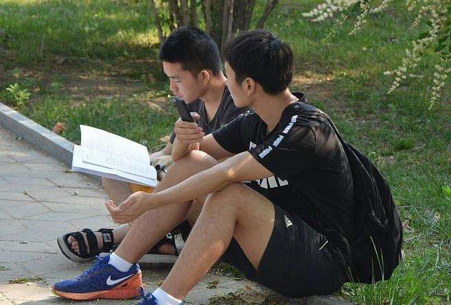 大学英语四六级有多重要?不仅证书含金量高,还影响就业