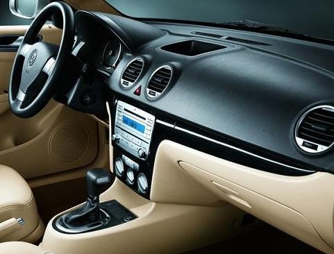 汽车显示溜车是怎么回事,汽车出现侧滑什么故障