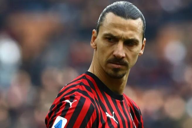 世界前十足球运动员,足球运动员职业生涯进球排名