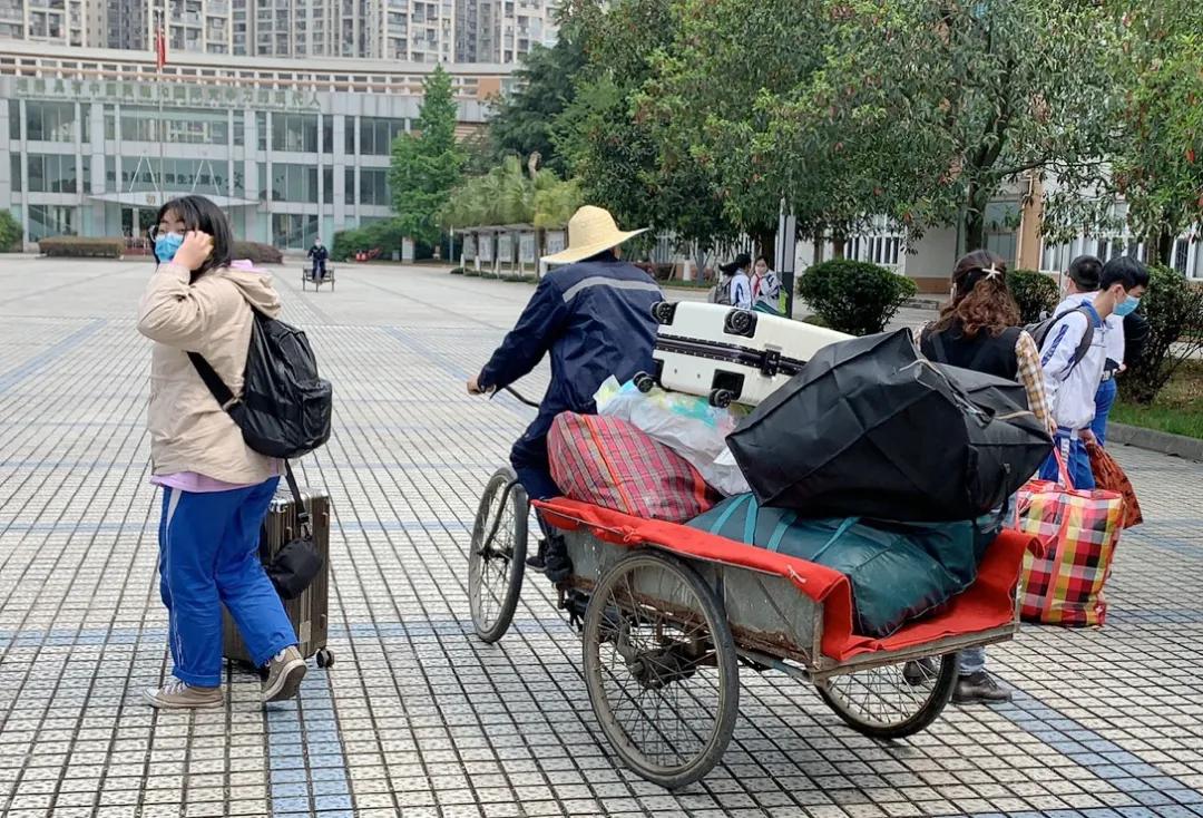 防控疫情决胜中考校长讲话,疫情防控高三年级考试