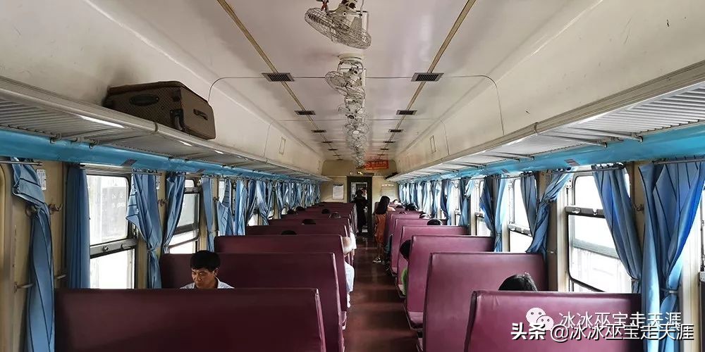 绿皮车成渝铁路上运行,川黔铁路最后的绿皮车