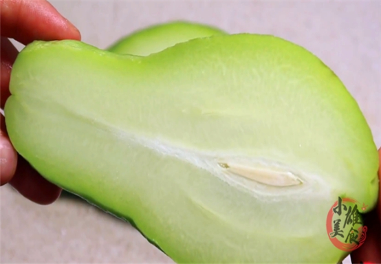 有人说白色佛手瓜致癌是真的吗,连着吃七八天的佛手瓜会致癌吗