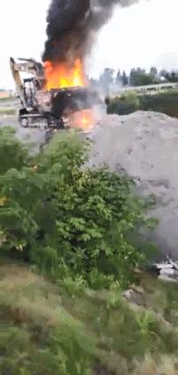 装摄像头被赔17万,发现挖掘机报废