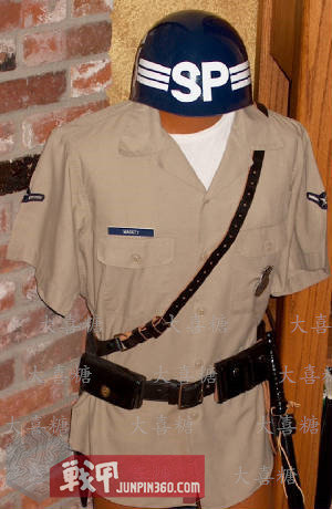 空军宪兵第四部分：安全部队制服配饰中的特色元素