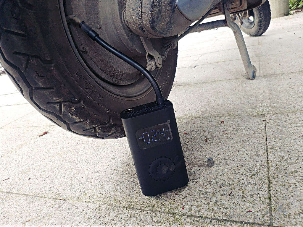 米家充气宝1s与骑行智能充气宝,米家充气宝1s充电时灯乱闪烁