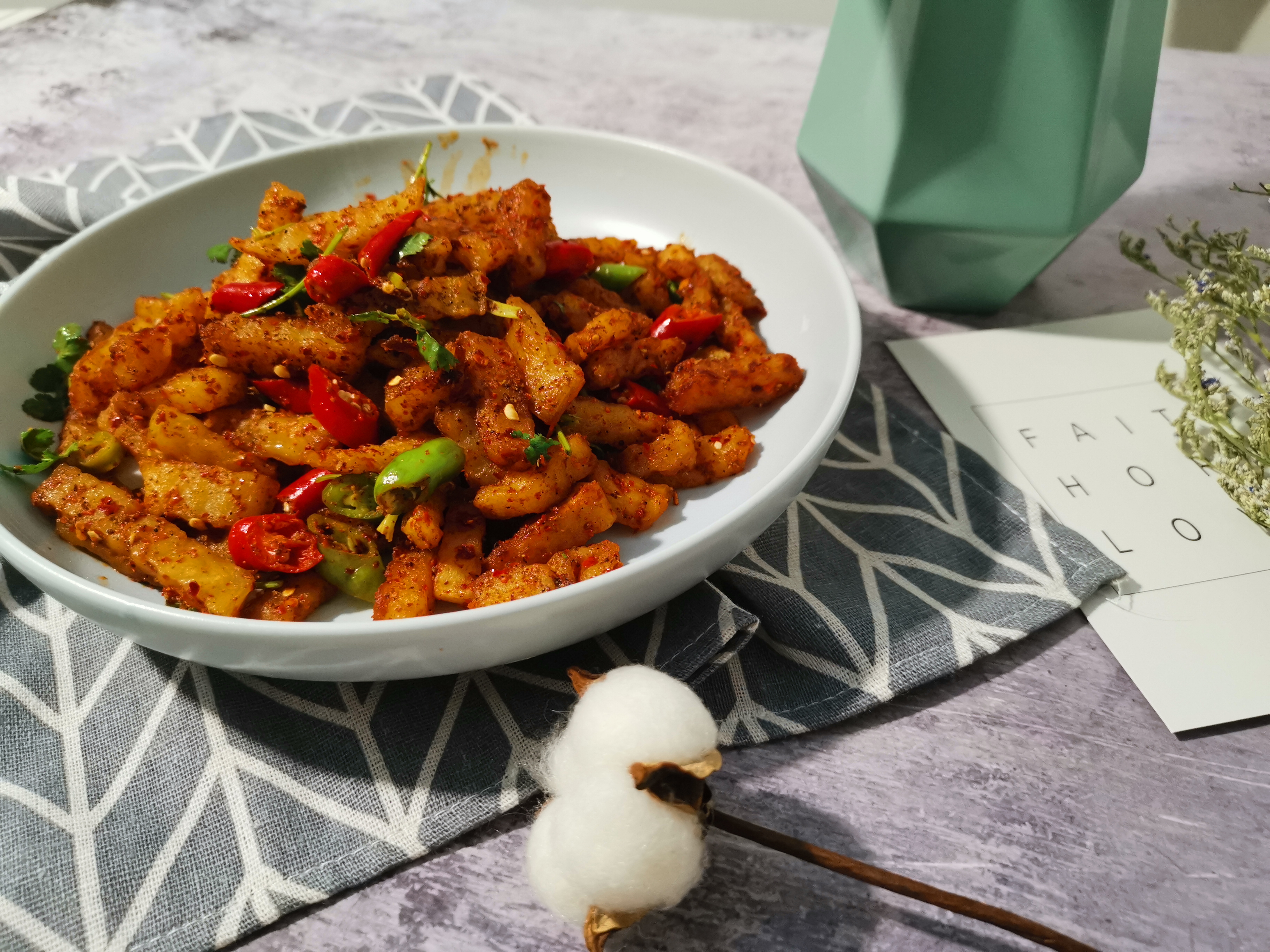 狼牙土豆超简单,狼牙土豆麻辣鲜香