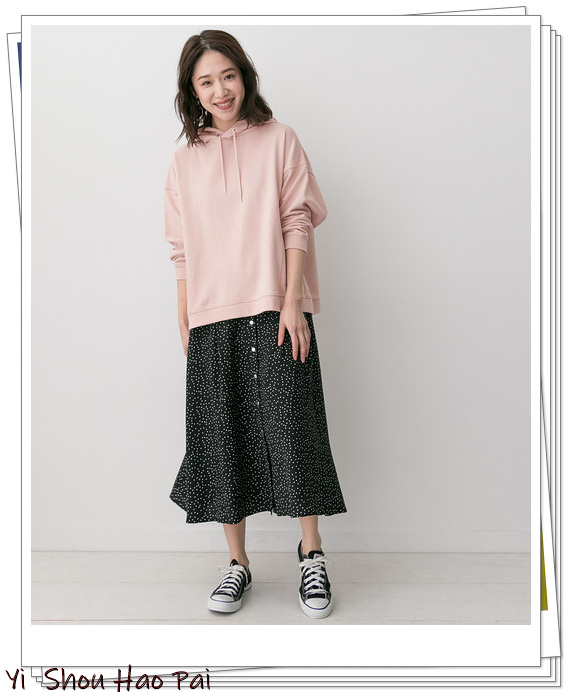 十种颜色卫衣搭什么裤子才好看,连帽卫衣穿搭配色技巧